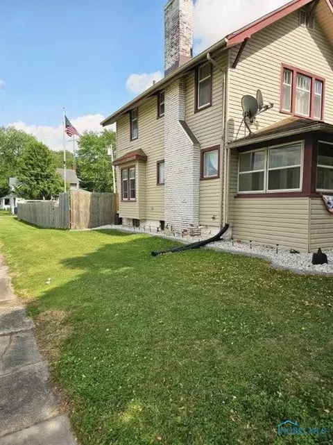 336 N Cherry St, Bryan, OH 43506 photo 4