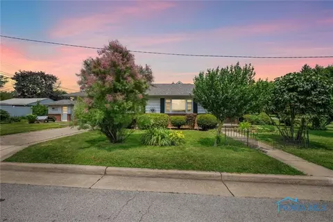 537 Reineck Dr, Toledo, OH 43605