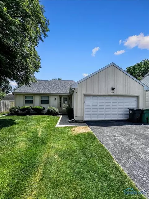 674 Centerfield Dr, Maumee, OH 43537