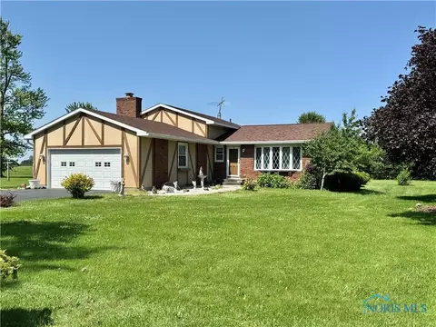 410 E Bartlow St, Deshler, OH 43516