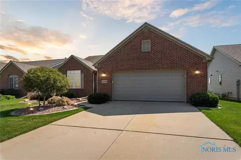 26348 Edgewater Dr, Perrysburg, OH 43551