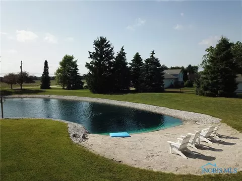 22459 W Bittersweet, Curtice, OH 43412
