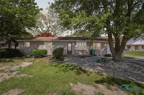 17918 Dunbridge Rd, Bowling Green, OH 43402