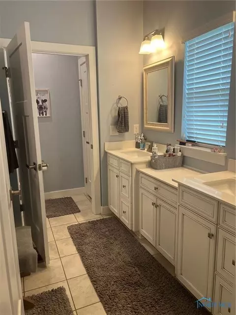2068 Running Stream Ct, Centerville, OH 45458 photo 4