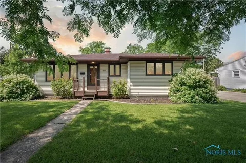 1305 Cady St, Maumee, OH 43537