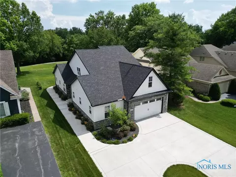 9414 Sheffield Rd, Perrysburg, OH 43551