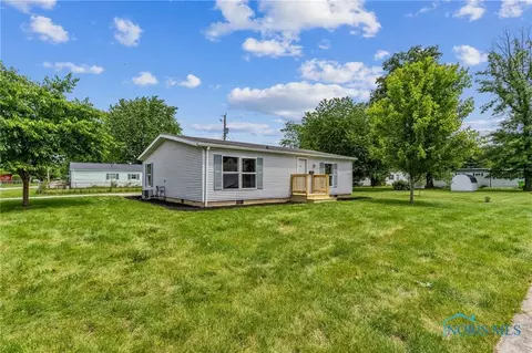702 Woodward Ave, Fostoria, OH 44830