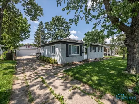 1323 Richland St, Maumee, OH 43537