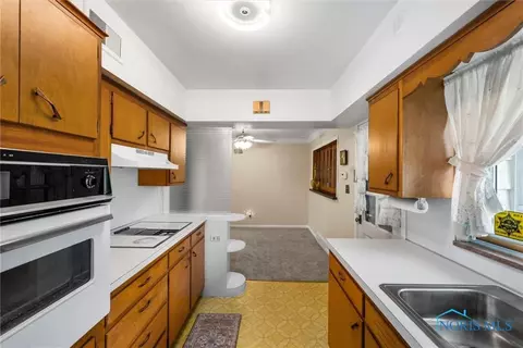 629 Secor Rd, Toledo, OH 43607 photo 12