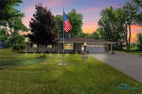 699 N Toussaint South Rd, Oak Harbor, OH 43449