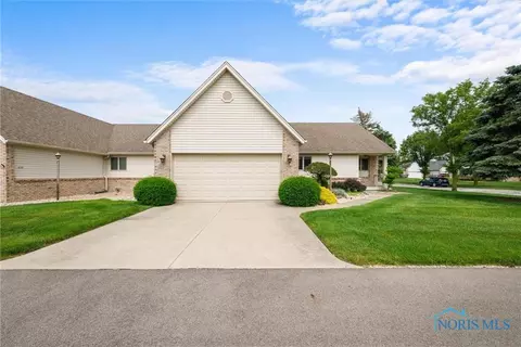 4235 Townhouse Dr #D, Oregon, OH 43616