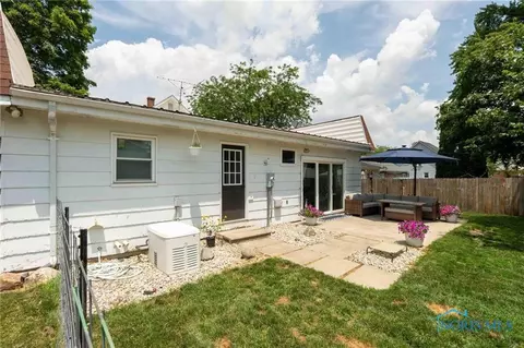 327 S Jackson, Bluffton, OH 45817 photo 4