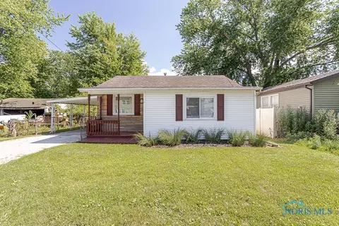 6034 Bay Shore Rd, Oregon, OH 43616