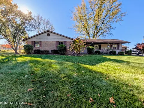 209 Hawthorn Dr, Archbold, OH 43502