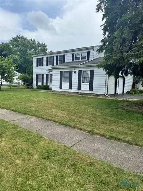 612 Dussel Dr, Maumee, OH 43537