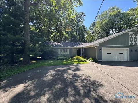 639 S Main St, Swanton, OH 43558