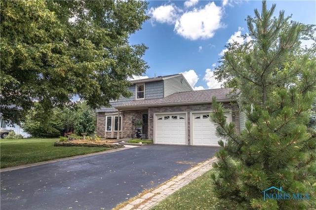843 Colonial Ct, Waterville, OH 43566