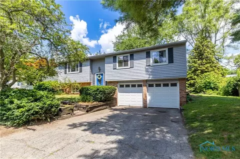 6768 Denbridge Dr, Sylvania, OH 43560