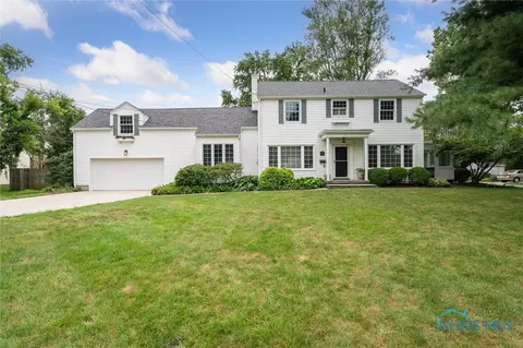 849 Wallace Ave, Bowling Green, OH 43402