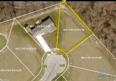 1458 Lee Ann Ave, Defiance, OH 43512