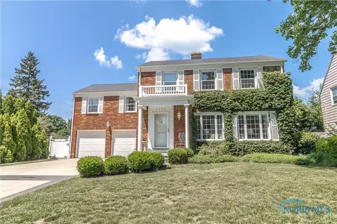 2403 Hempstead Rd, Ottawa Hills, OH 43606