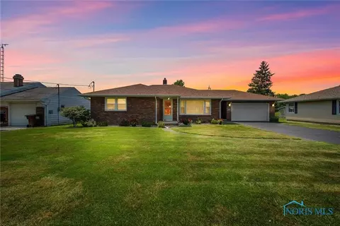 322 Bierley Ave, Pemberville, OH 43450