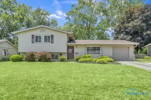 6045 Gregory Dr, Sylvania, OH 43560