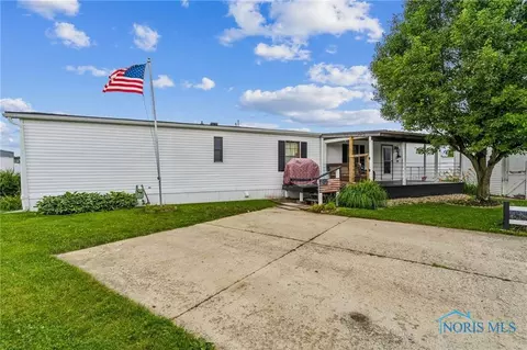 8262 Hazelwood Dr, Findlay, OH 45840