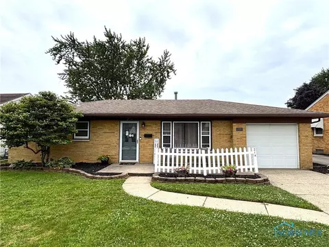 214 Raymond St, Walbridge, OH 43465