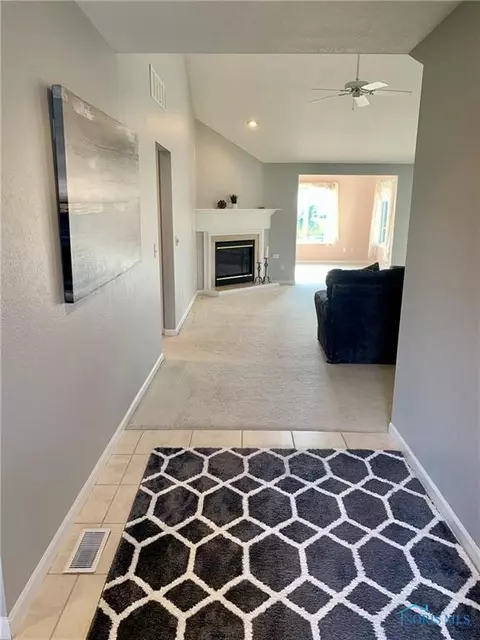 4262 E Waterbend Dr, Maumee, OH 43537 photo 6