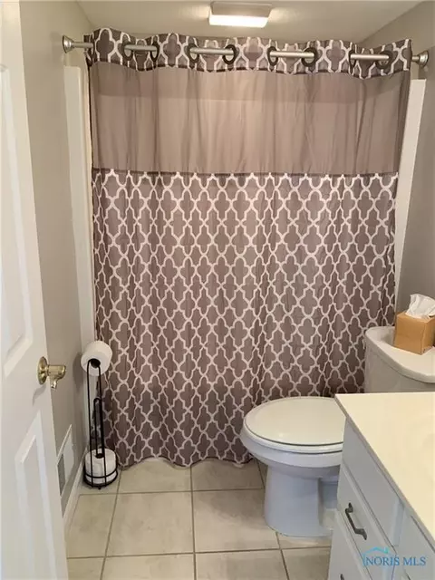 4262 E Waterbend Dr, Maumee, OH 43537 photo 22