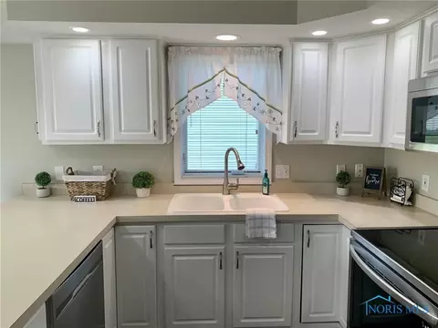 4262 E Waterbend Dr, Maumee, OH 43537 photo 13