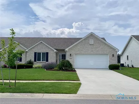 4262 E Waterbend Dr, Maumee, OH 43537