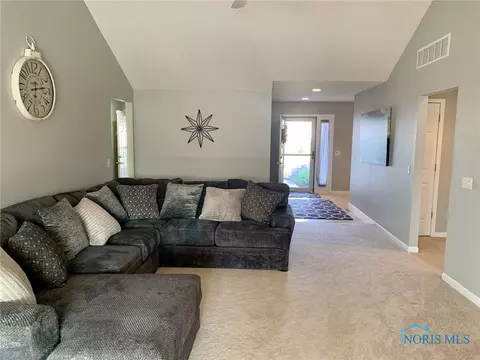 4262 E Waterbend Dr, Maumee, OH 43537 photo 10
