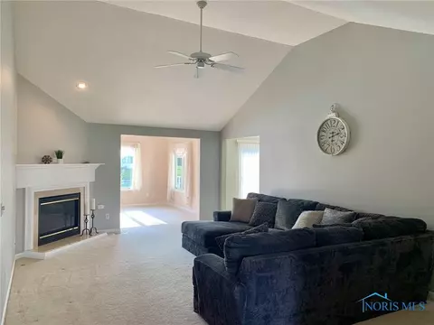 4262 E Waterbend Dr, Maumee, OH 43537 photo 7