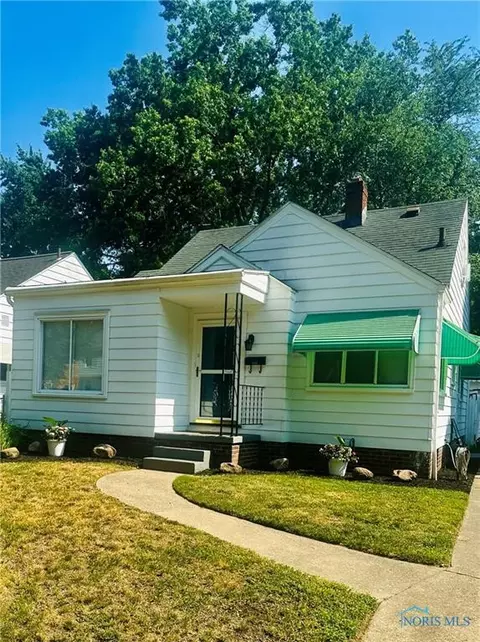 2647 Lambert Dr, Toledo, OH 43613