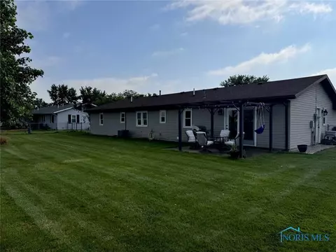 109 Avalon Dr, Bryan, OH 43506 photo 2
