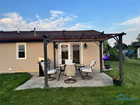 109 Avalon Dr, Bryan, OH 43506 photo 3
