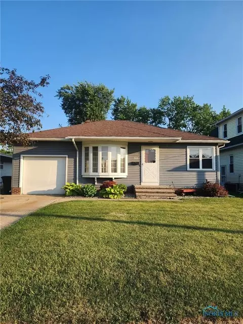 208 E Union St, Walbridge, OH 43465