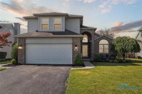 7081 Twin Lakes Rd, Perrysburg, OH 43551