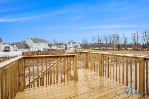 148 Meadowgate Dr, Walbridge, OH 43465 photo 15