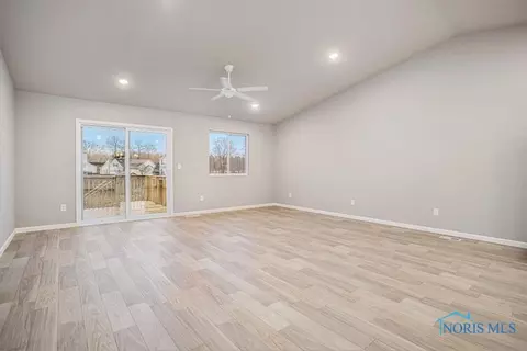148 Meadowgate Dr, Walbridge, OH 43465 photo 3