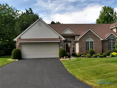 2 Shenandoah Cir, Sylvania, OH 43560