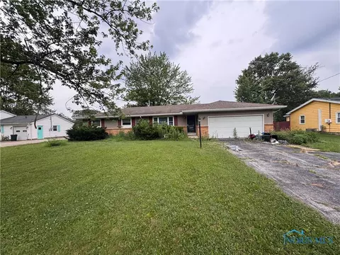 28601 Hille Dr, Millbury, OH 43447