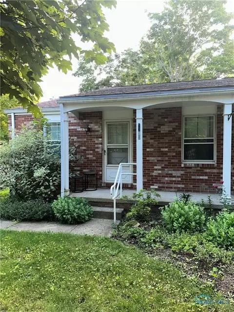 1390 Athena Dr, Kent, OH 44240