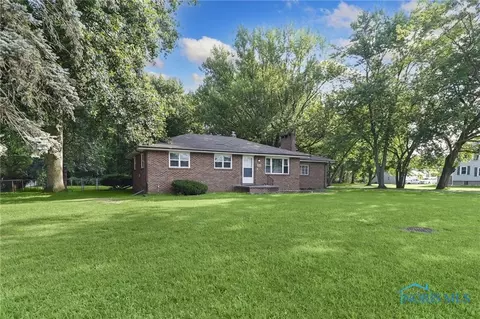 5626 Dorr St, Toledo, OH 43615