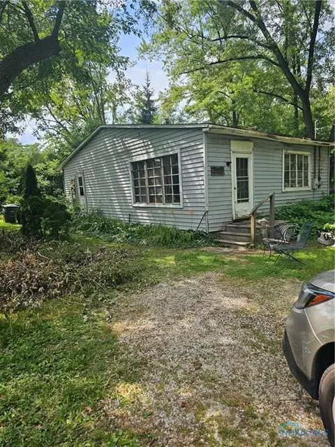 2427 Vaness Dr, Toledo, OH 43615