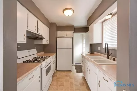 815 River Rd, Maumee, OH 43537 photo 5