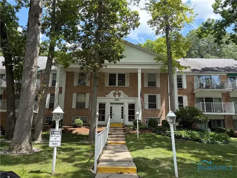 5679 Monroe St #207, Sylvania, OH 43560