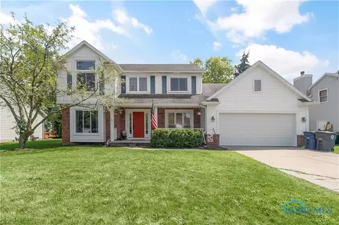 2062 Lexington Dr, Perrysburg, OH 43551